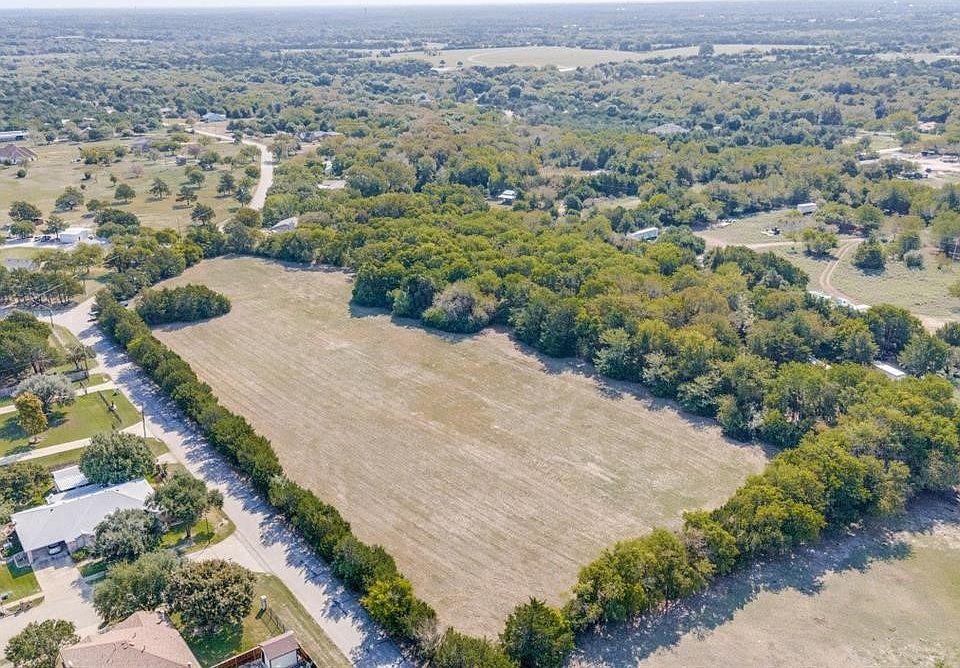 1st image of 710 Windy Ln