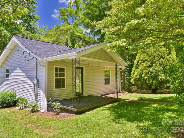 66 Hopedale Cir, Asheville, NC 28806