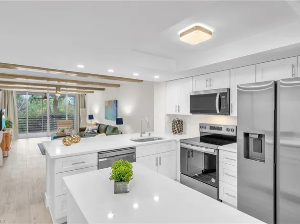 15171 Cedarwood LN #3204, NAPLES, FL 34110