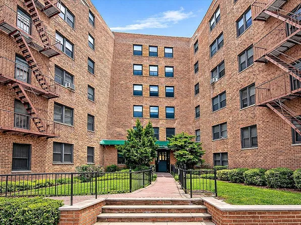 139-05 85th Dr #4G, Jamaica, NY 11435