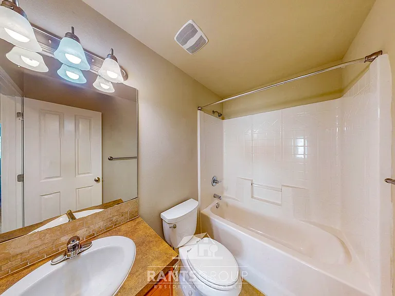 7629 Kodiak Ave NE — Photo 14