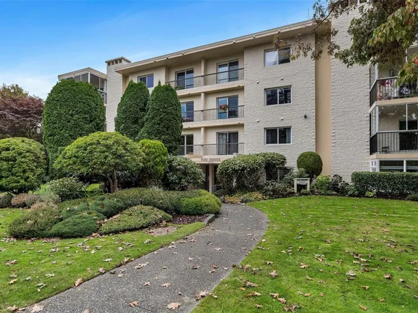 2323 Hamiota St #302-OAK, Oak Bay, BC V8R 2N1