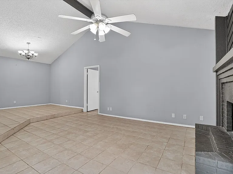 231 Shady Lane Dr — Photo 5