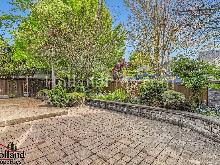 342 NW Malia Ln — Photo 28