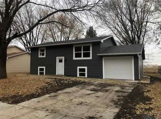 4508 W 37th St, Sioux Falls, SD 57106