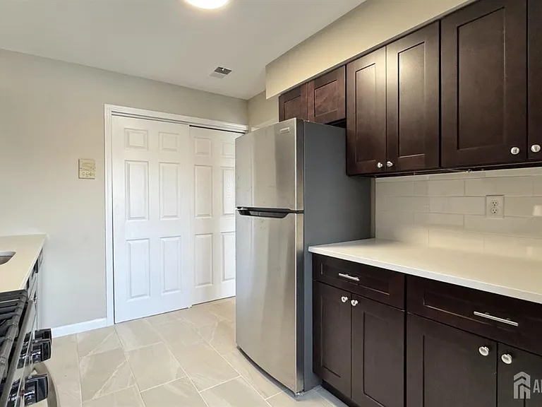 1511 Raspberry Ct — Photo 4