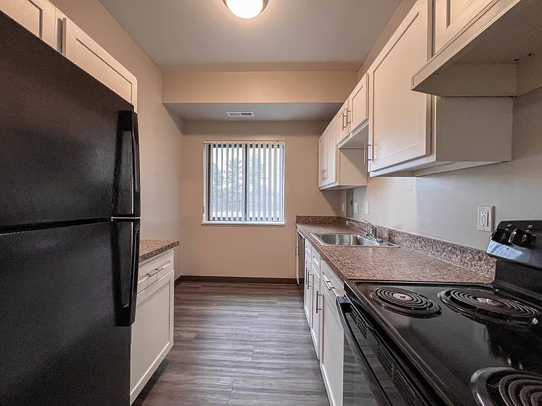Huntington Green Apartments — Photo 77