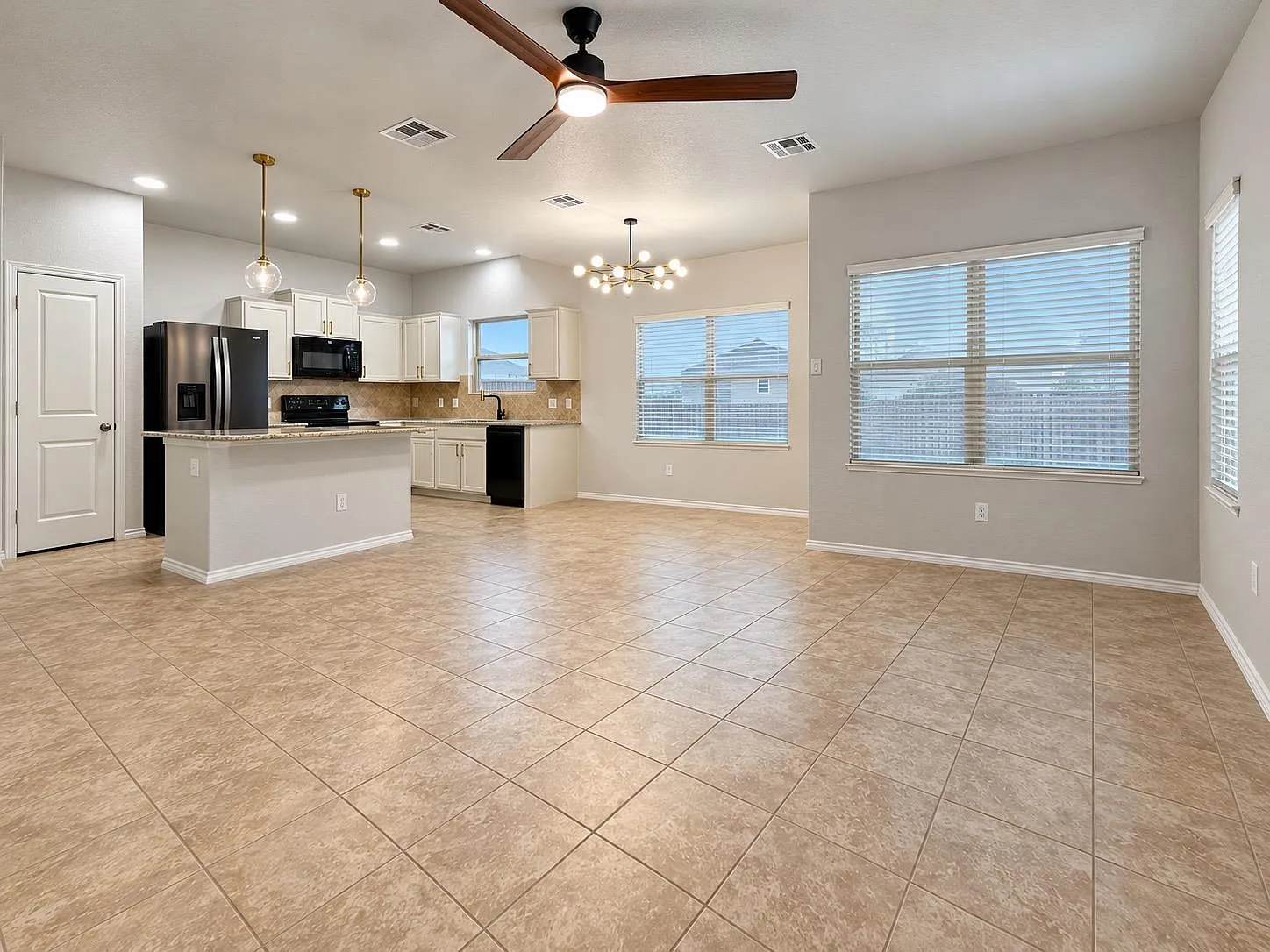 4 bed, 3.0 bath, 2145 sqft, $2,050 — Photo 4