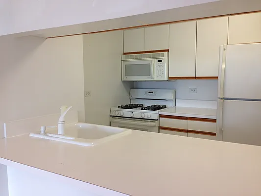 Rented by Olnick Organization | media 10