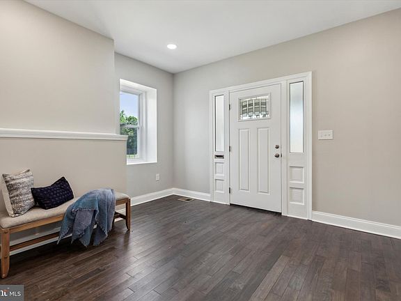 5th image of 454 Shadeland Ave