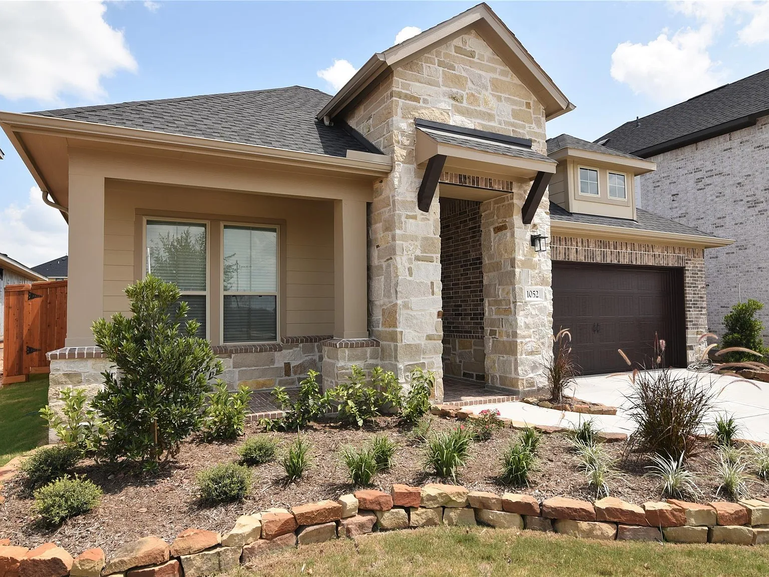 4 bed, 3.0 bath, $2,450 — Photo 2