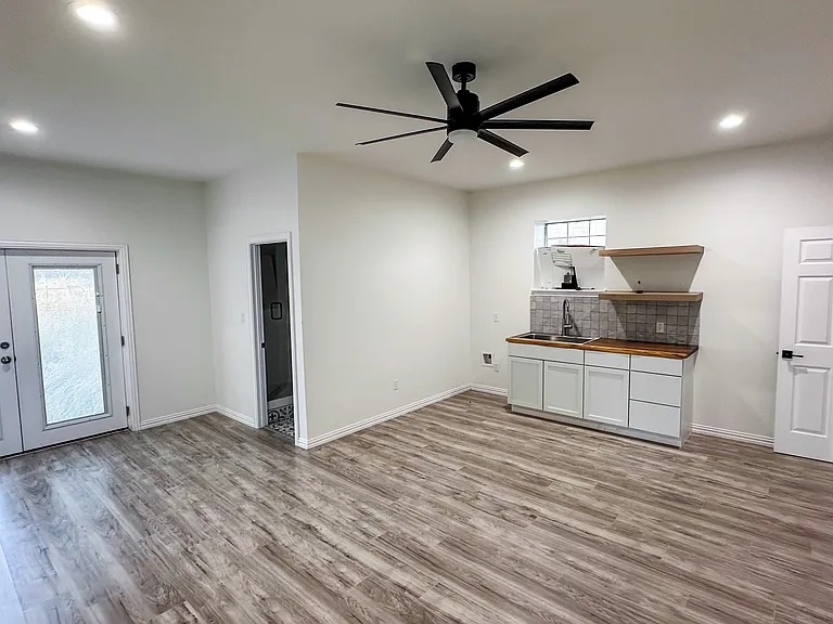 200 N Sorrells Rd — Photo 44
