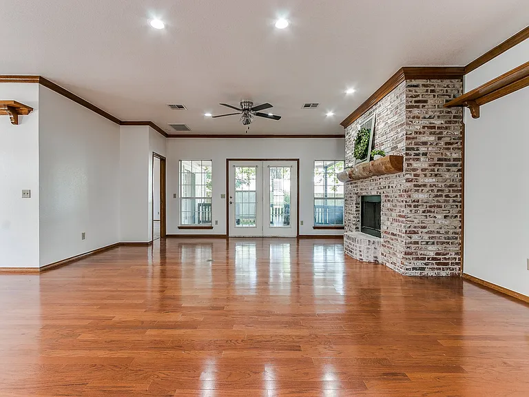 6439 Masons Dr — Photo 35