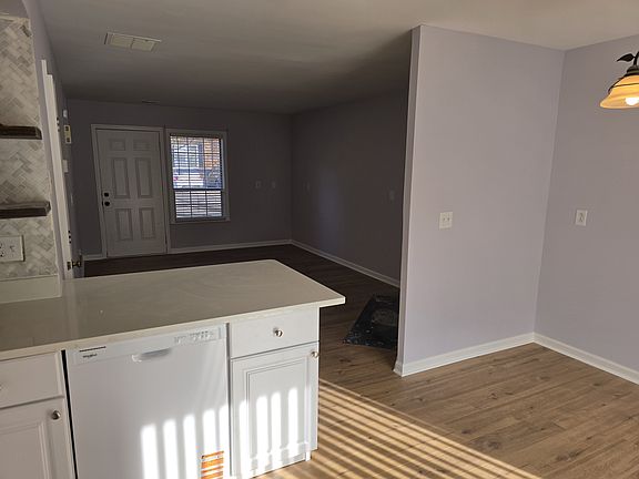4th image of 106 Friar Ln