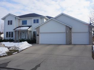 4033 2nd St S, Moorhead, MN 56560