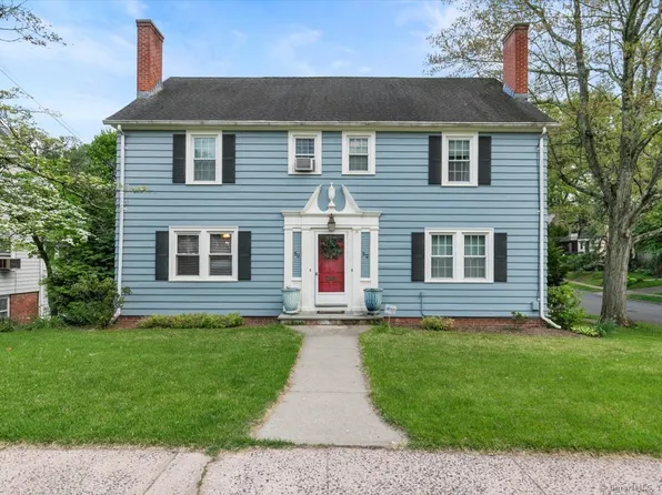 52 Augur St, Hamden, CT 06517