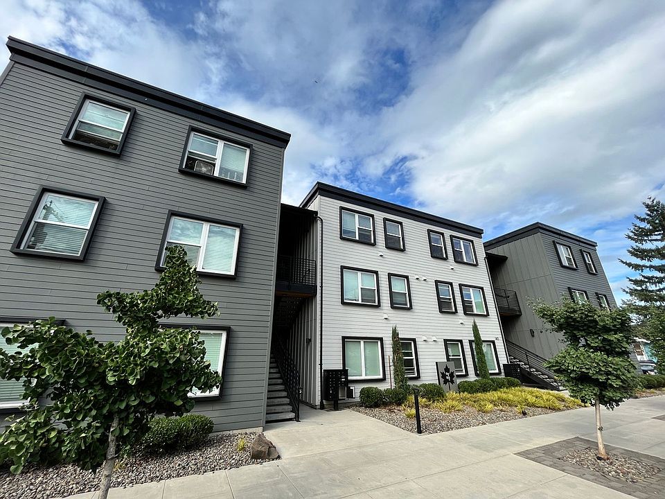 1st image of 1415 N Dekum St #105