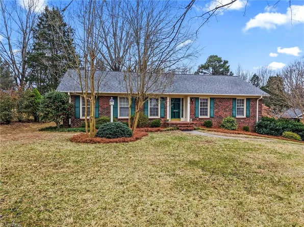 2720 Burlwood Dr, Winston Salem, NC 27103