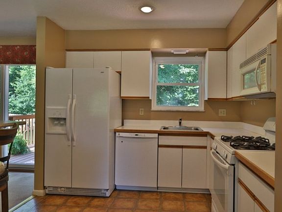 3rd image of 9356 Driftwood Dr