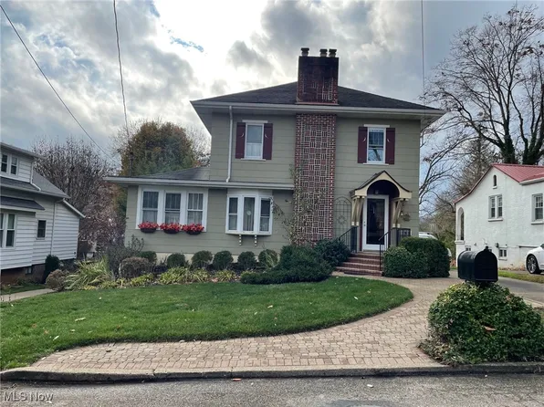 107 Julian Ave, Marietta, OH 45750