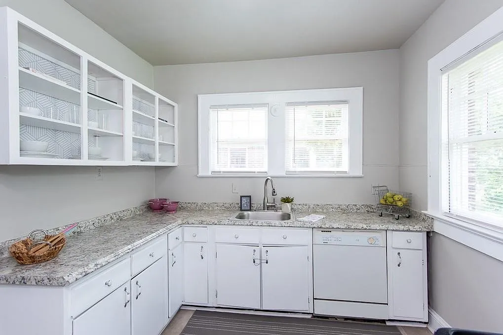 3 bed, 1426 sqft, $1,595 — Photo 3