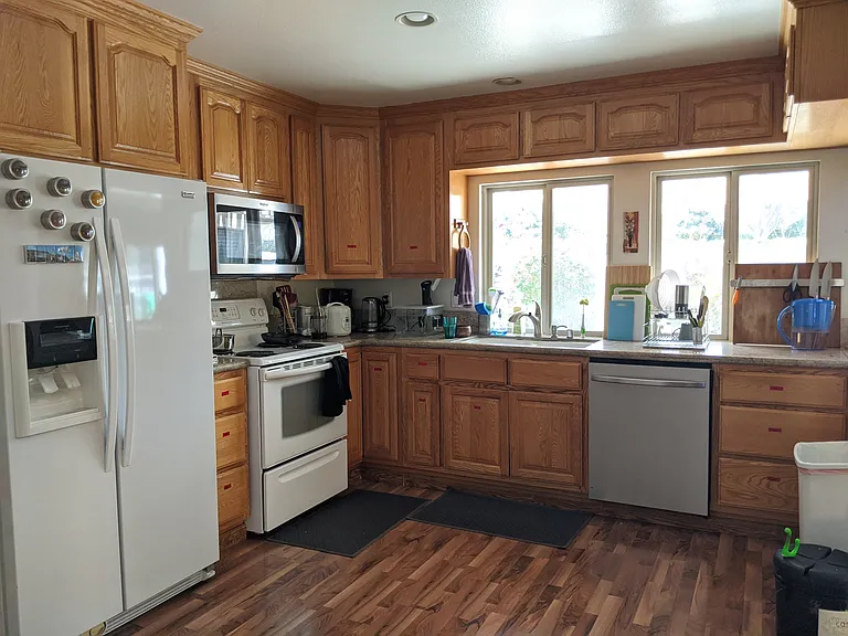 3722 Claremont St — Photo 8