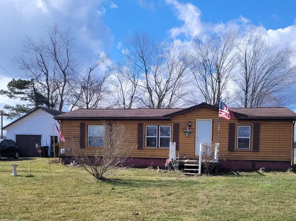 120 N Parker Ave, Cement City, MI 49233