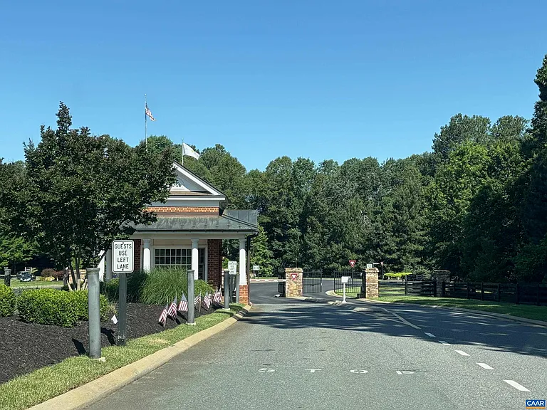 42 Branch Ln — Photo 45