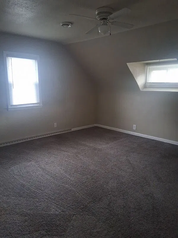 2 bed, 1.0 bath, 1000 sqft, $975 — Photo 2