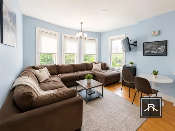 1514 Commonwealth Ave, Brighton, MA