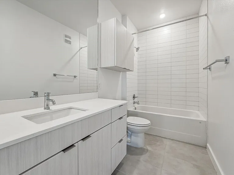 4802 Congress St #116 — Photo 12
