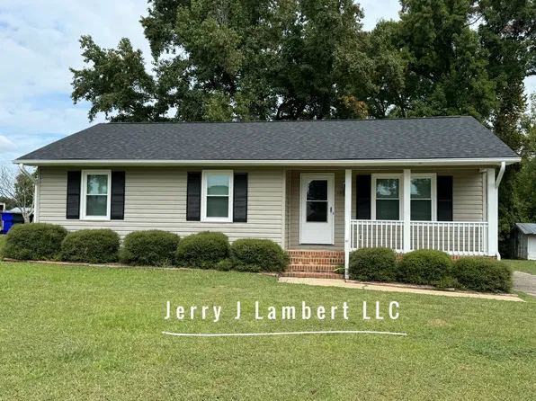 1110 W Pope St, Benson, NC 27504