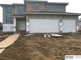 21009 Hartman Ave, Elkhorn, NE 68022