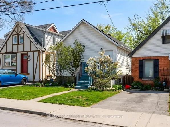 218 E 8th St, Hamilton, ON L9A 3L8