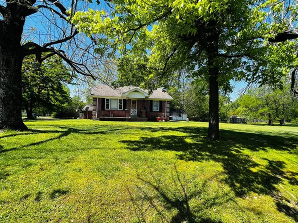 10255 Highway 641 N, Puryear, TN 38251