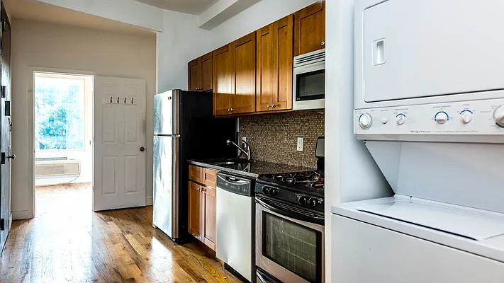 Rented by Evergreen Realty & Investments | media 28