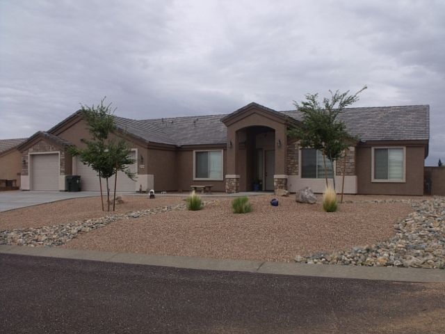 1st image of 2434 Iroquois Dr