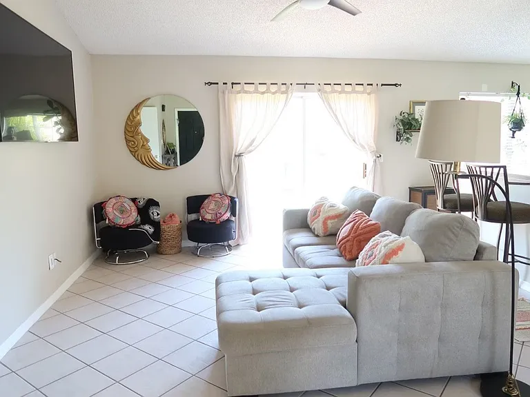 15640 Kensington Trl — Photo 6