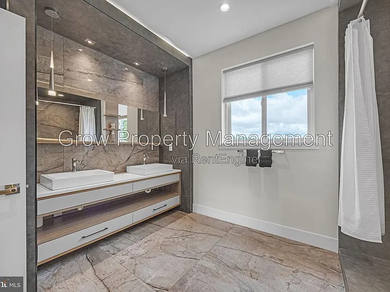 1752 N Bailey St — Photo 21
