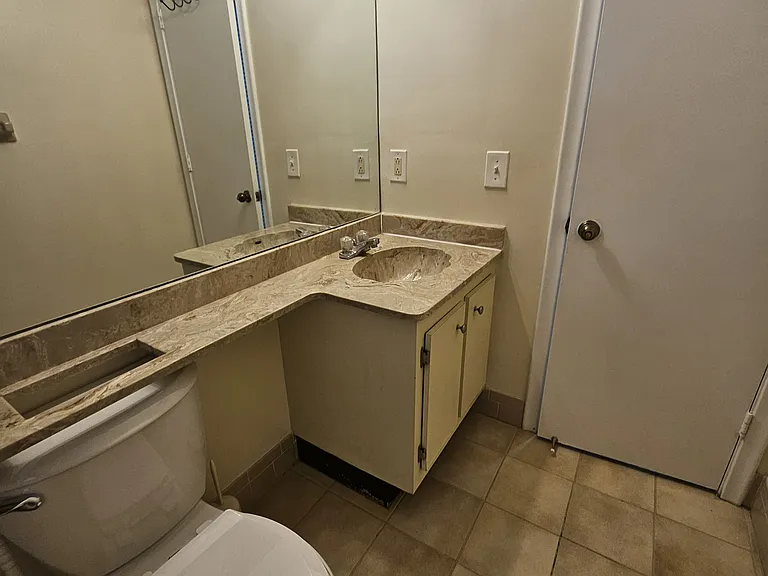 3752 Arelia Dr S — Photo 32
