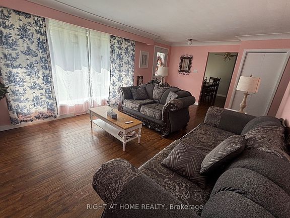 4th image of 594 Miller St