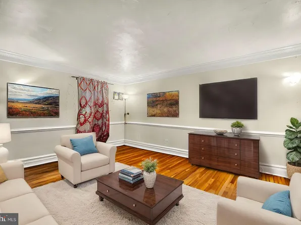 2866 Gloucester Ct, Woodbridge, VA 22191