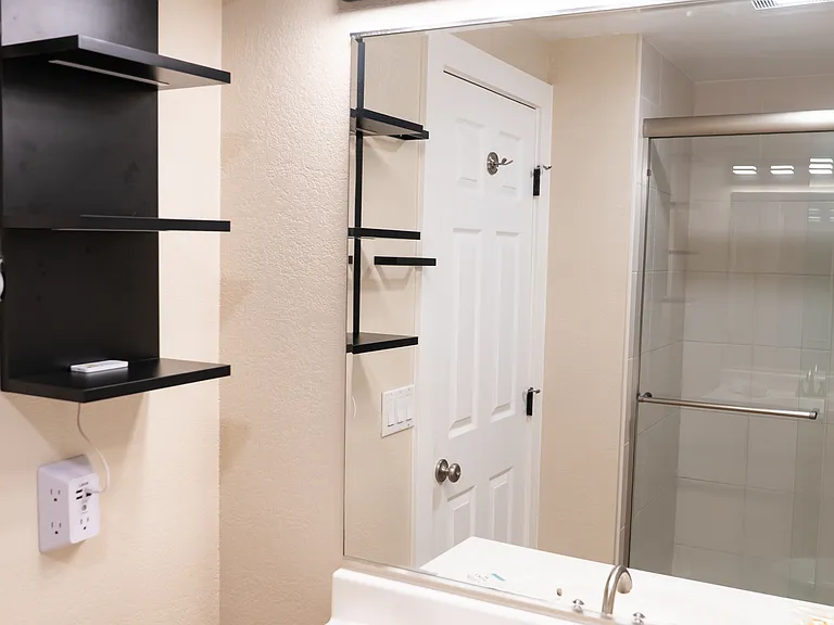 En-suite bathroom