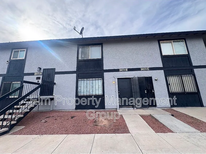 2 bed, 1.5 bath, 1080 sqft, $1,250 — Photo 1