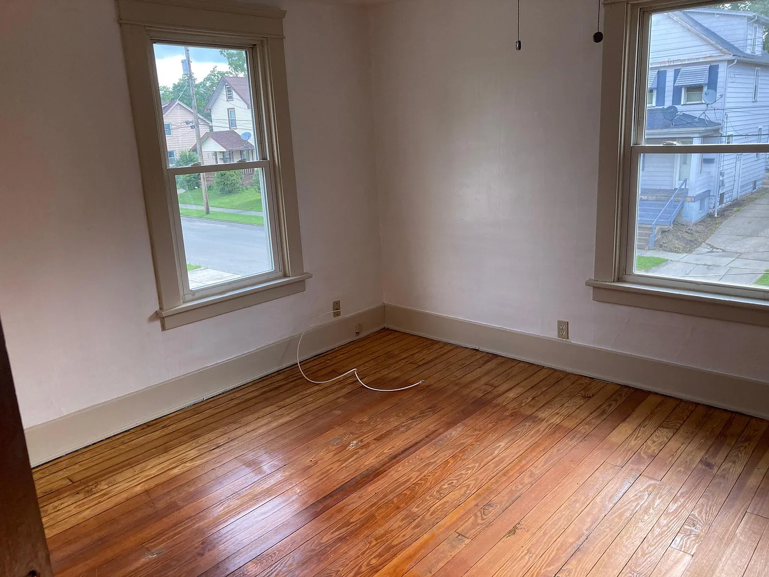 412 Scott Ave photo 1