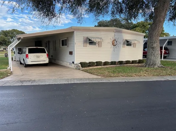 61 Sabal Palm Dr, Largo, FL 33770