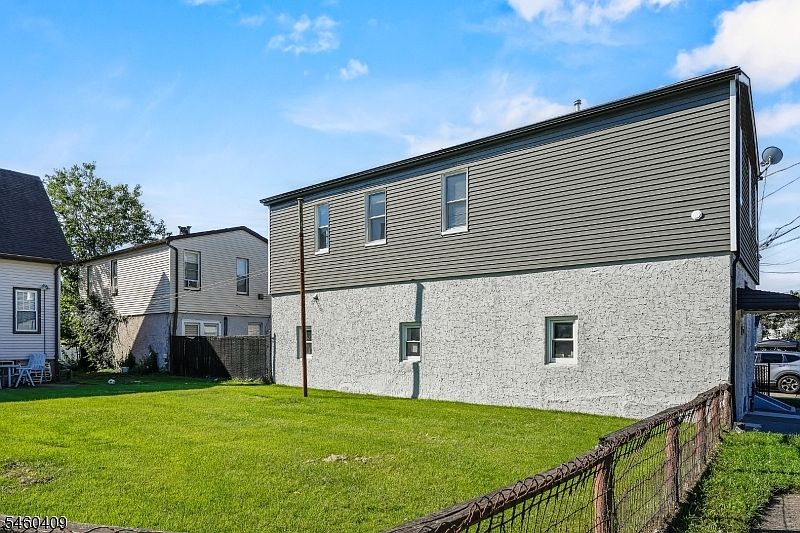 1st image of 130 Garfield Ave