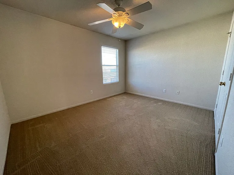 3407 Catalina Dr — Photo 26