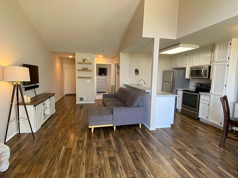 2623 Antonio Dr #304 — Photo 2