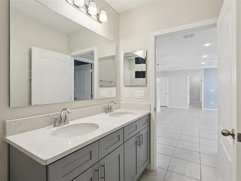 2410 Park Ave — Photo 19